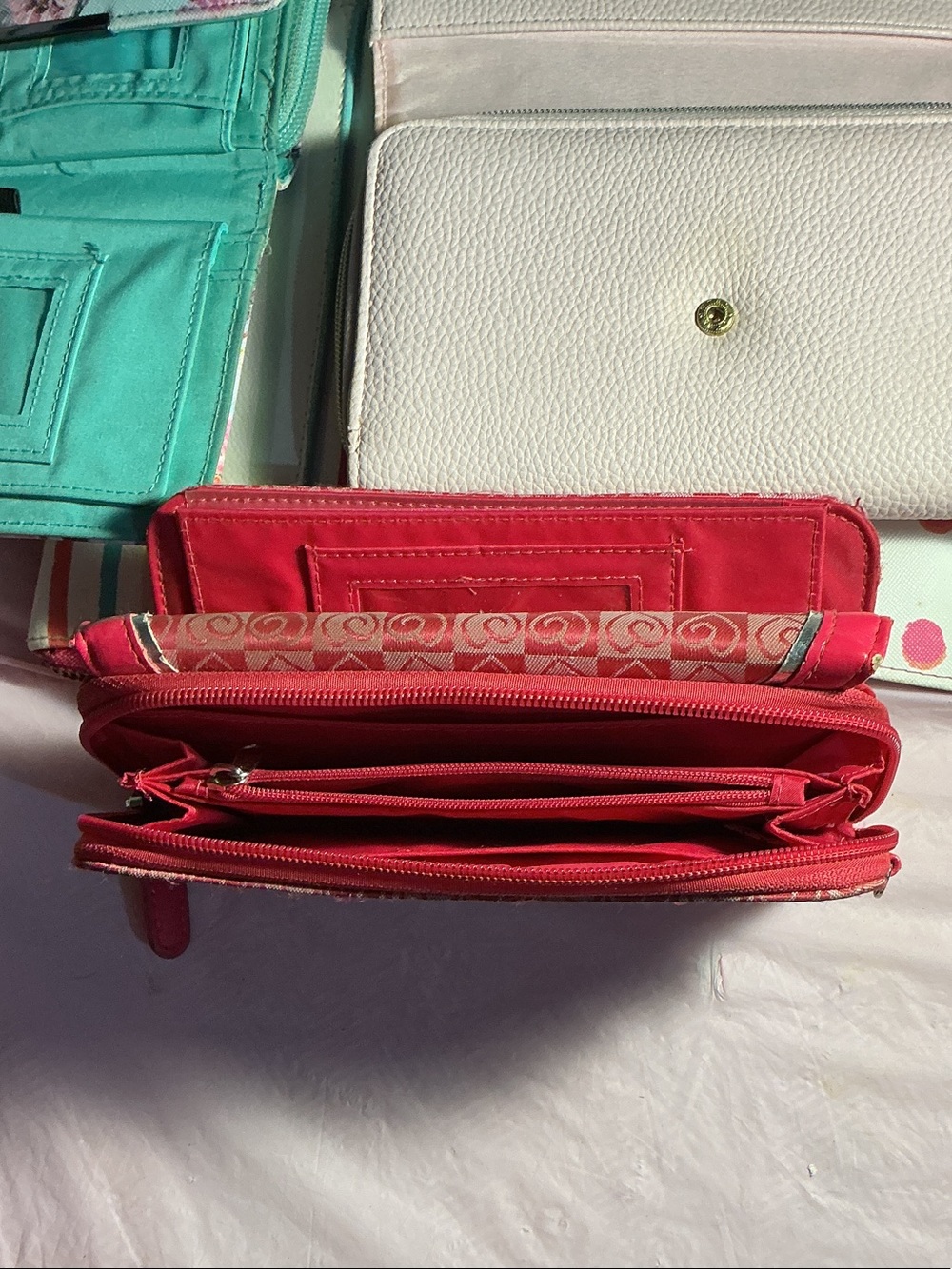 Floral Mint Trifold Wallet with Pink Accents - Unbranded - Picture 14 of 15